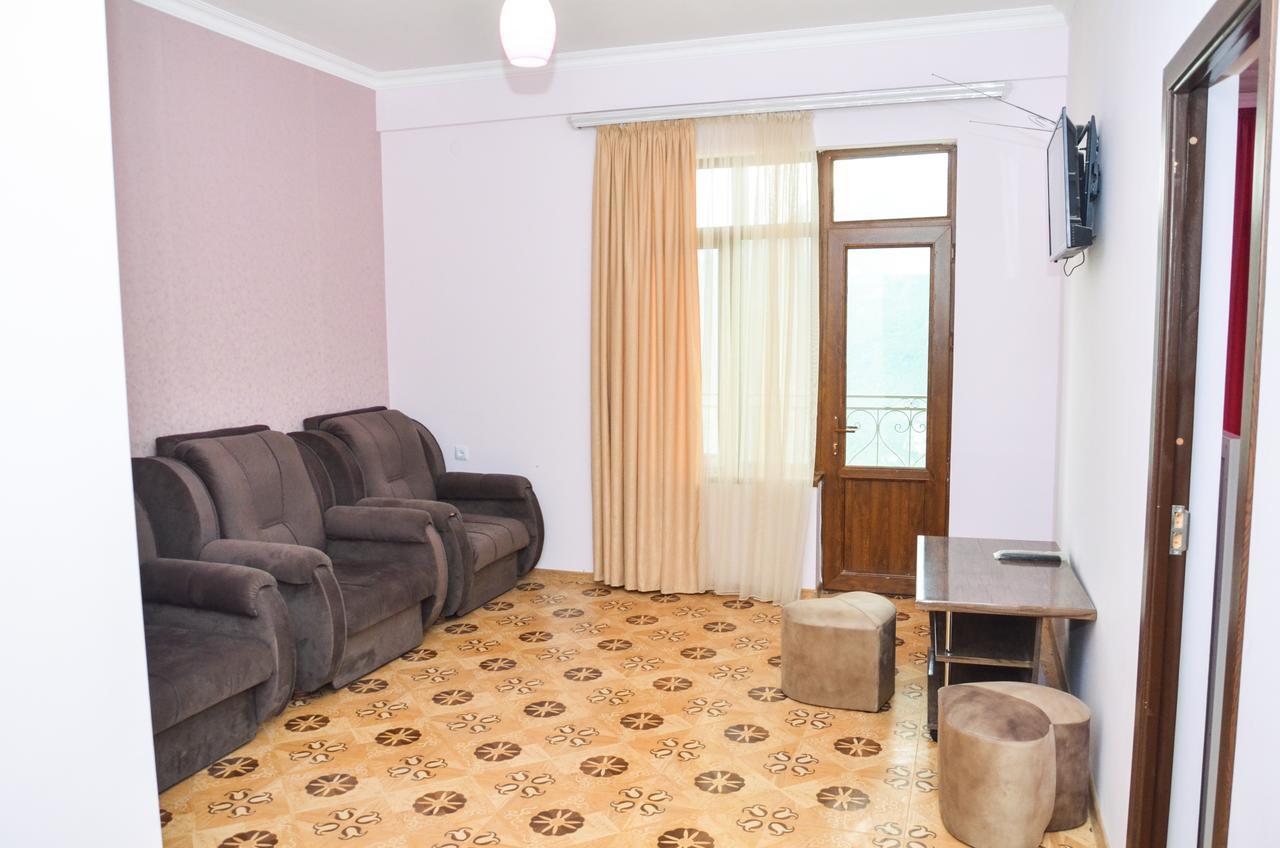 Dzorak Hotell Halidzor Exteriör bild